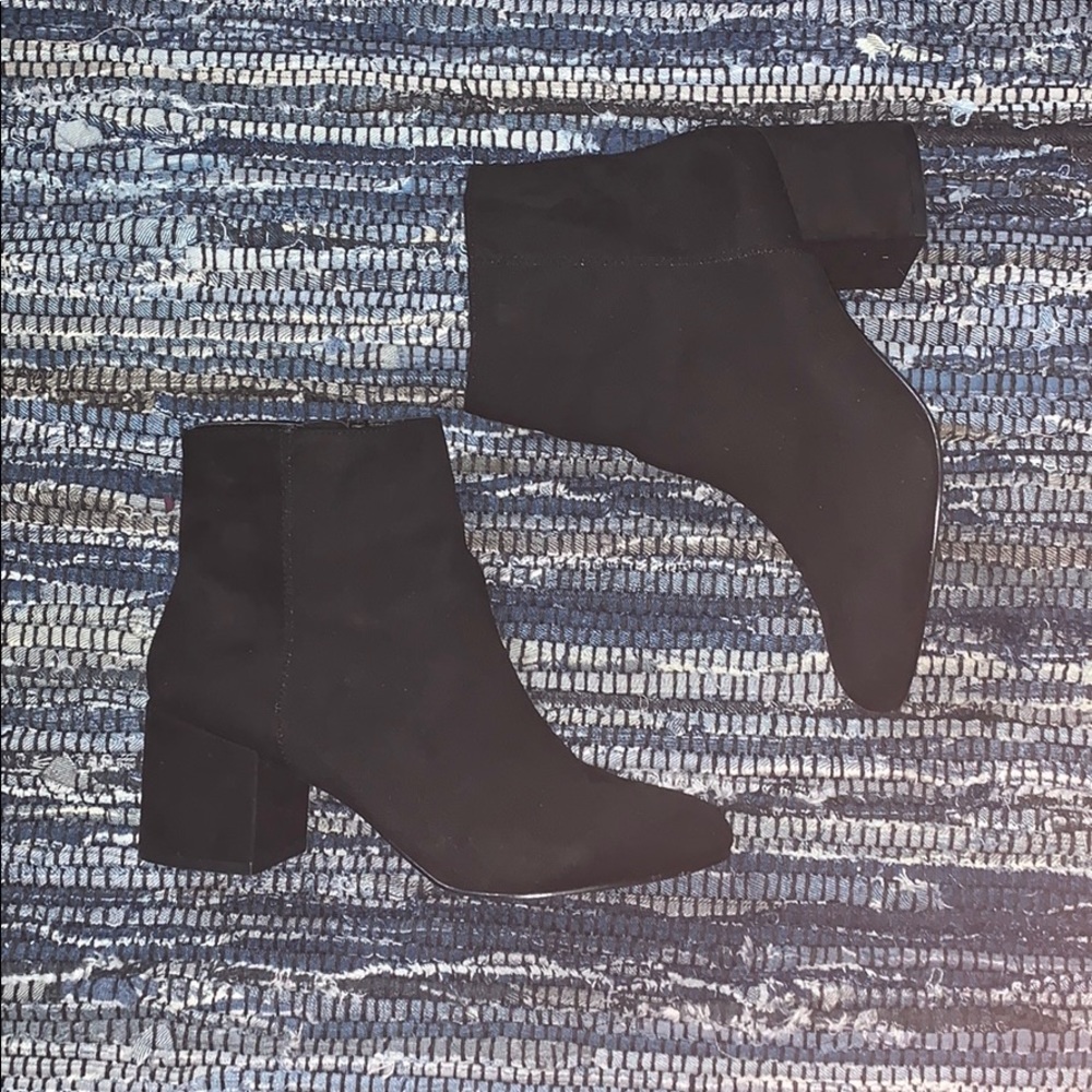 Suede Mid Block HH Booties